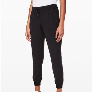 lululemon on the fly jogger